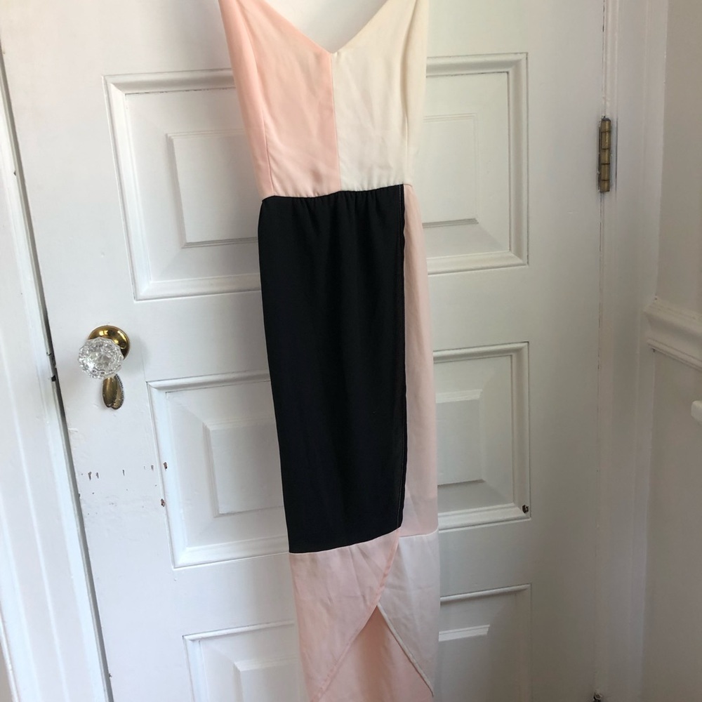 Dress - Picture 2 of 5